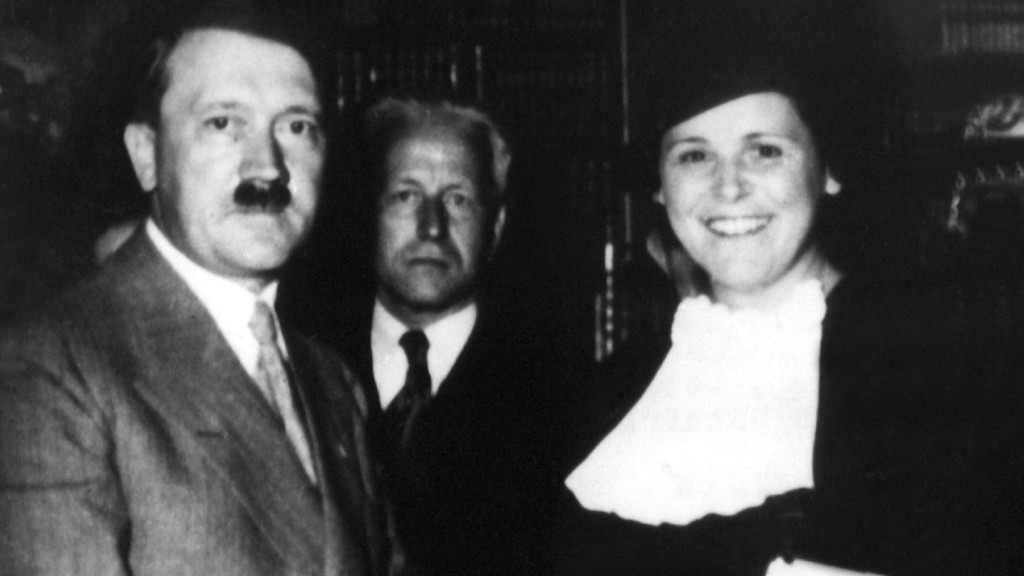 Adolf Hitler, der Dirigent Franz von Haesslin und die Sängerin Maria Müller (Foto: dpa)