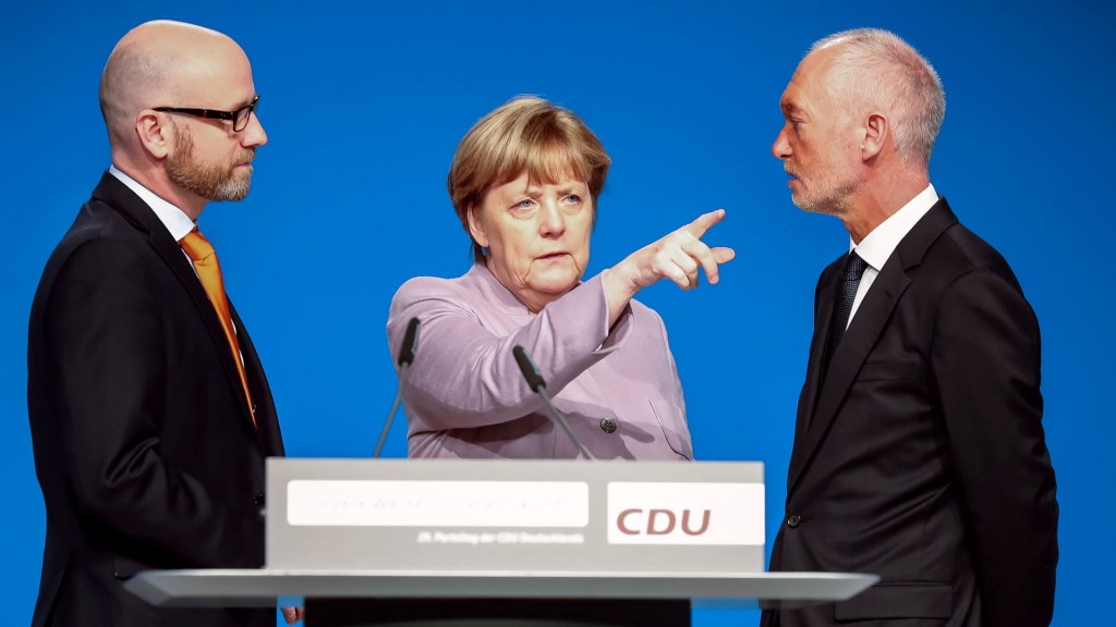 Sie sagt, wo's lang geht: Bundeskanzlerin Angela Merkel bei einer Probe zum CDU-Bundesparteitag in Essen (Foto: dpa)