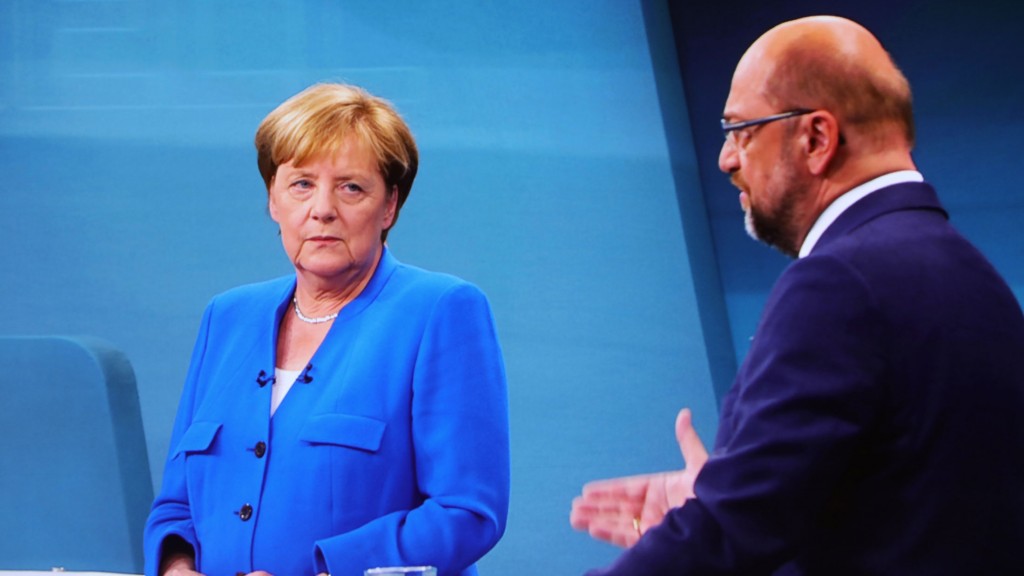 Angela Merkel und Martin Schulz beim TV-Duell 2017 (Foto: dpa/Michael Kappeler)