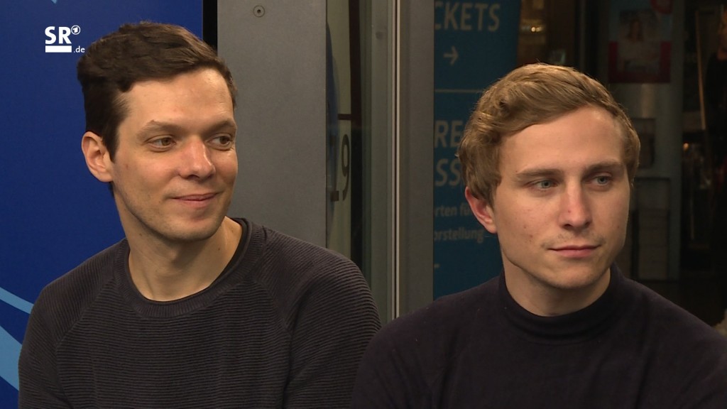 Foto: Hannes Baumgartner und Max Hubacher in der SR Lounge