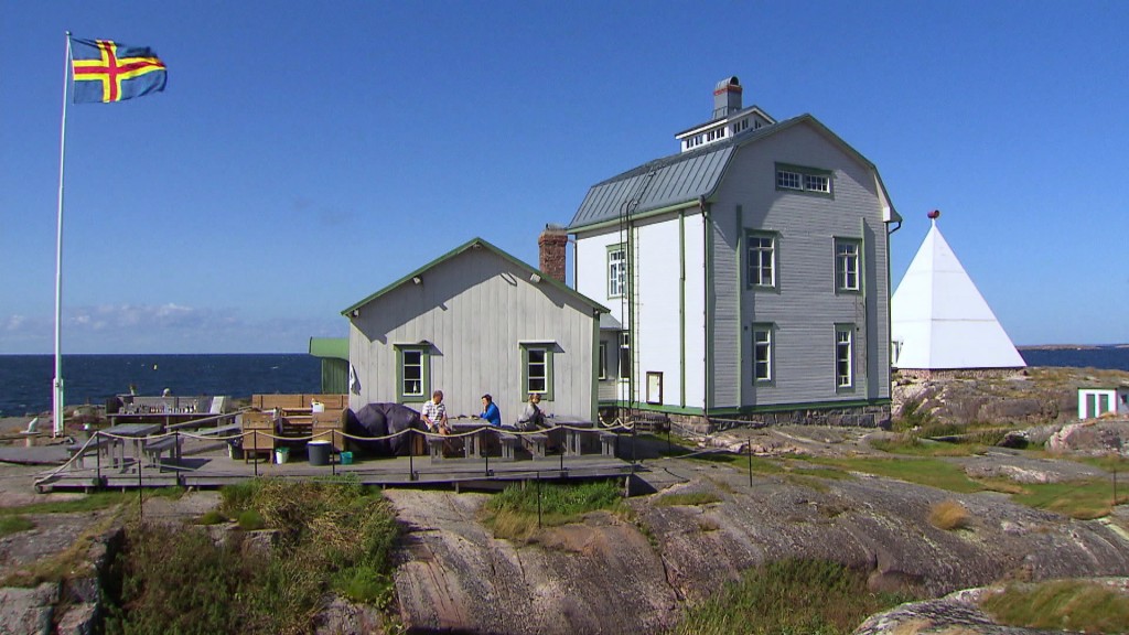 Foto: Ein Haus auf einer der Aland-Inseln am Meer.