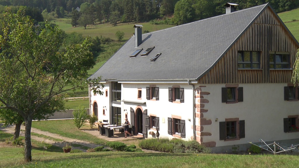 Foto: Außenansicht des Gästehauses Colline du Baa im Elsass.