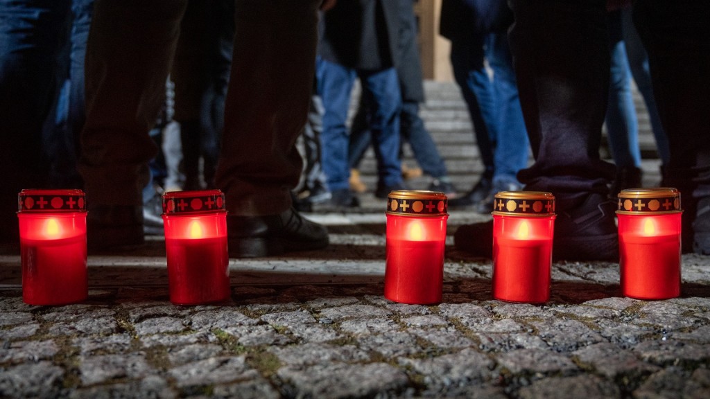 Gedenken ein Jahr nach dem Anschlag in Hanau (Foto: dpa)
