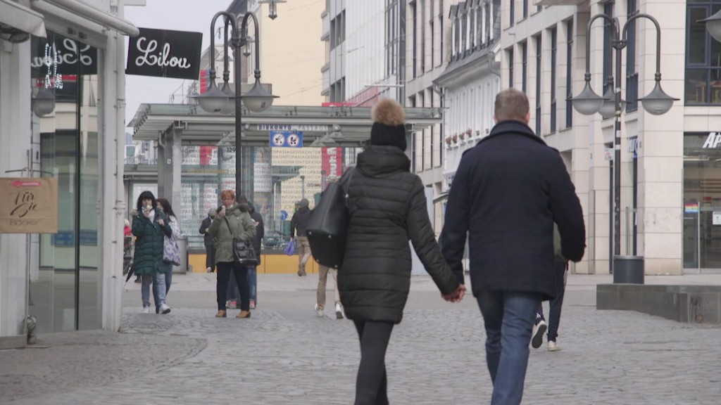Foto: Ein Paar in der Saarbrücker Innenstadt