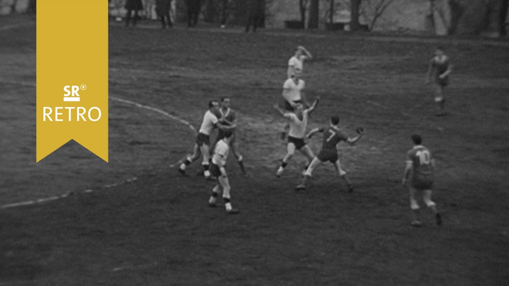 Foto: Blick auf das Handballspeil: Fischbach - Dansenberg