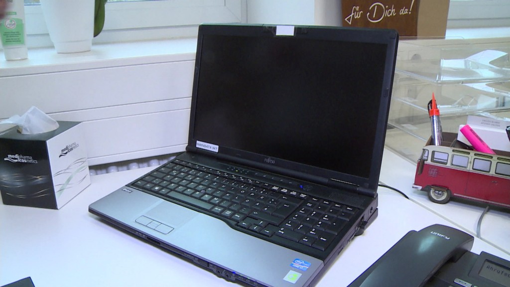 Symbolbild: ein Laptop im Home-Office (Archivfoto: SR Fernsehen)