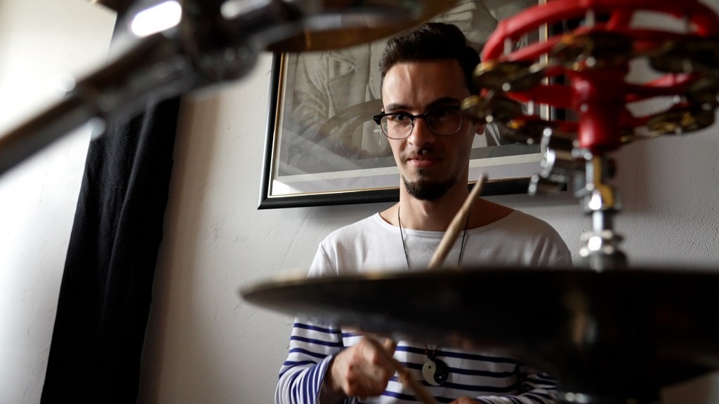 Brice Bertone am Schlagzeug (Foto: Johann Kunz)
