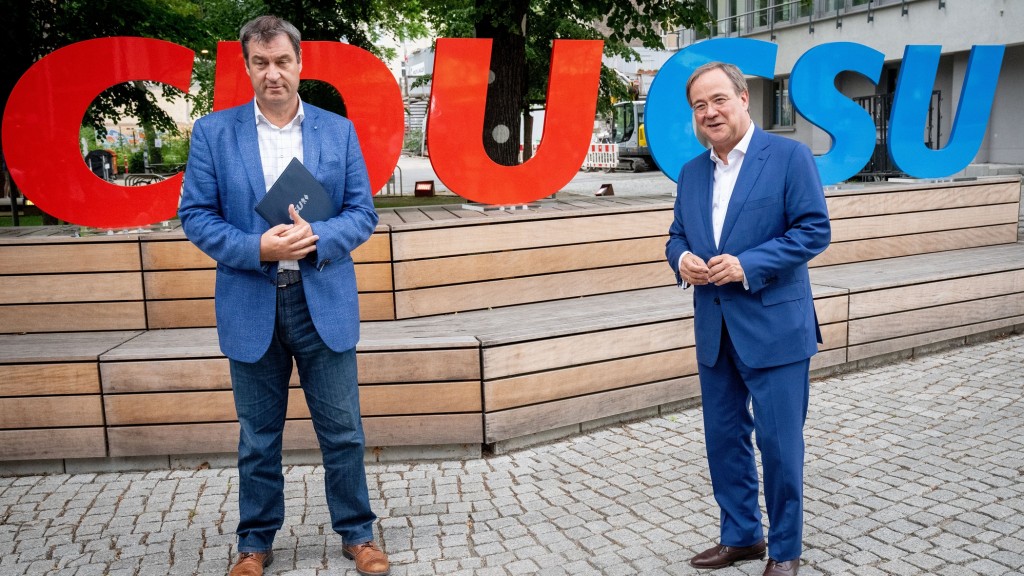 20. Juni 2021: Armin Laschet, CDU-Kanzlerkandidat, CDU-Bundesvorsitzender und Ministerpräsident von Nordrhein-Westfalen, und Markus Söder (l), CSU-Vorsitzender und Ministerpräsident von Bayern, geben vor der gemeinsamen Präsidiumssitzung ihrer Parteie