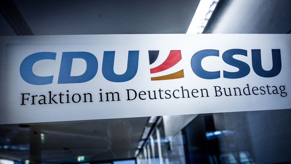 Der Eingang zum Fraktionssaal der Union im Bundestag. (Foto: picture alliance/dpa | Michael Kappeler)