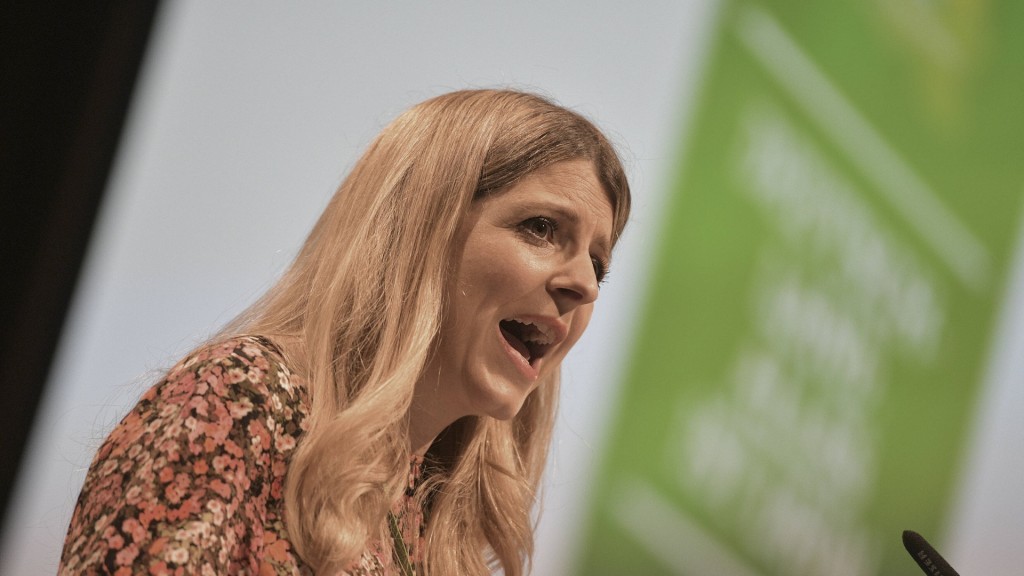 Die Landesparteichefin der Saar-Grünen: Saarbrückens Bürgermeisterin Barbara Meyer-Gluche auf dem Landesparteitag am 20. Juni 2021 (Foto: Imago/BeckerBredel))