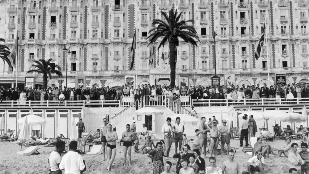 Das Hotel Carlton in Cannes 1959 (Foto: picture alliance / Fotomil Mailand/Fotomil Mailand/dpa | Fotomil Mailand)