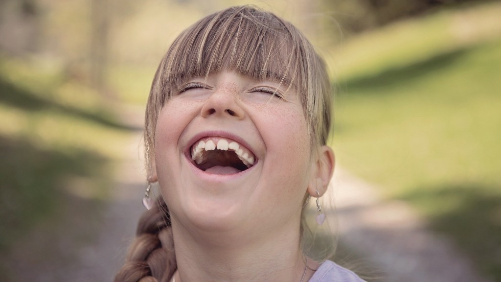 Lachendes Mädchen (Foto: pixabay / Pezibear)