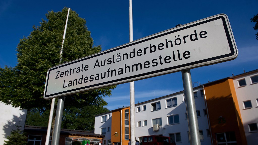 Foto: Schild der zentralen Landesaufnahmestelle in Lebach