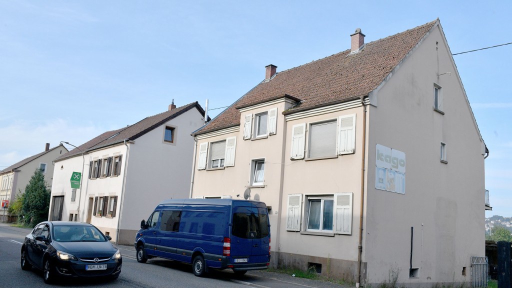 Ein Foto eines Hauses Blieskastel Webenheim, in dem en Mann getötet wurde (Foto: BeckerBredel)