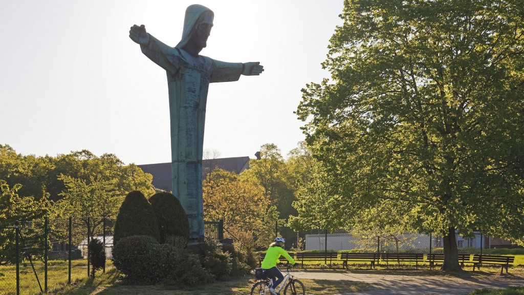 Die Christusstatue der Steyler Missionare (Foto: IMAGO / blickwinkel)