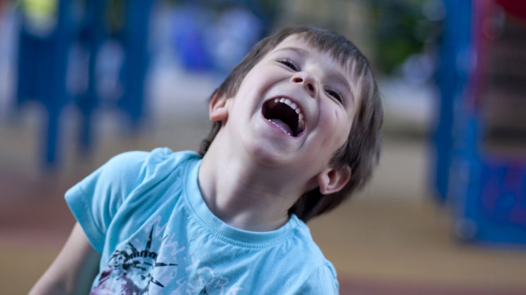 Lachender Junge (Bild: Pixabay/Poison Ivy)