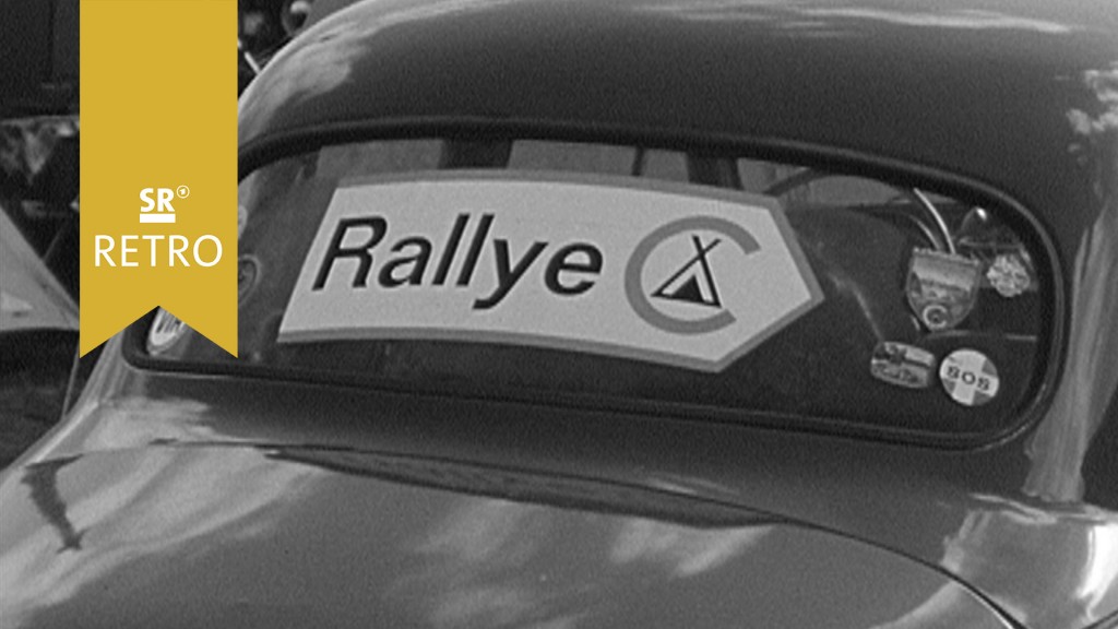 Foto: Auto Heckscheibe mit Rallye-Logo