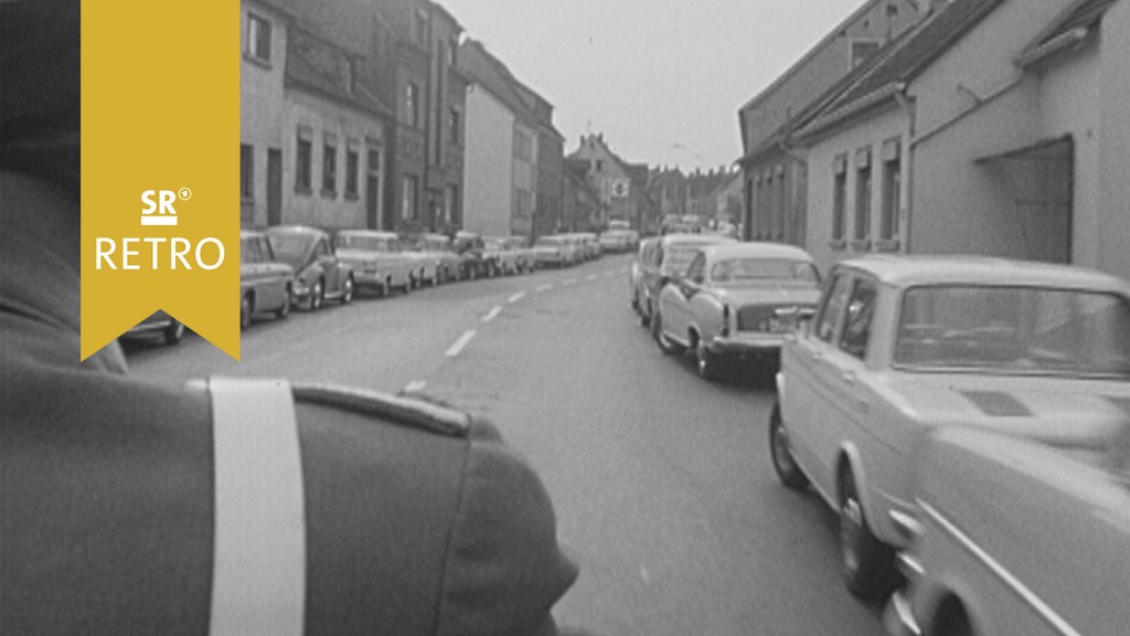 Foto: Straße mit parkenden Autos