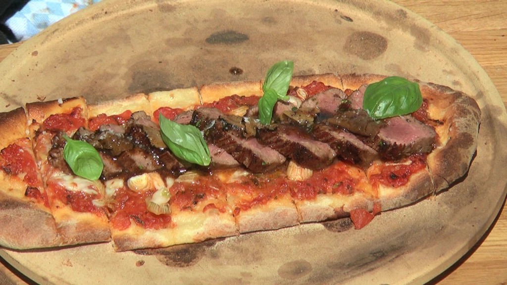 Foto: Die Pizza Margarethe - eine Variation der Pizza Margherita nach Margarethe Bacher & Cliff Hämmerle.