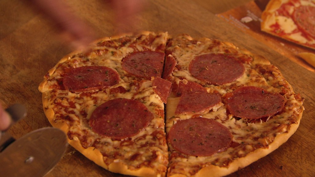 Eine Salami-Pizza (Foto: SR Fernsehen)