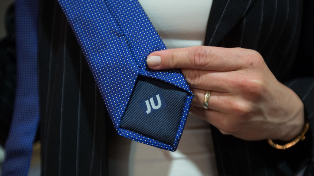 Eine Eine Krawatte mit dem Logo der Jungen Union 