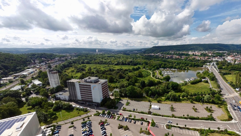 Blick auf das Gelände am Osthafen in Saarbrücken