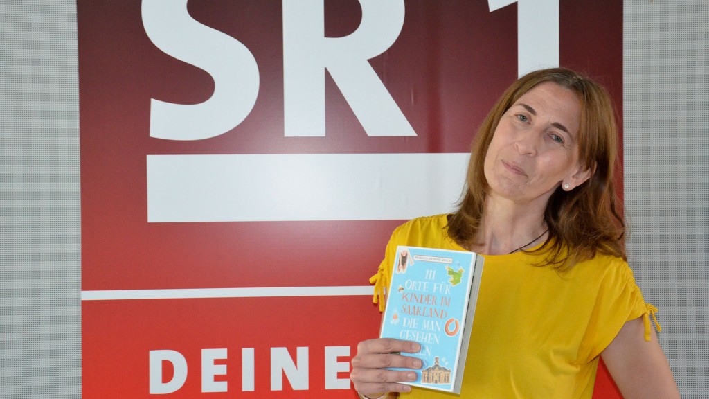 Marion Zech-Demme mit ihrem Buch 