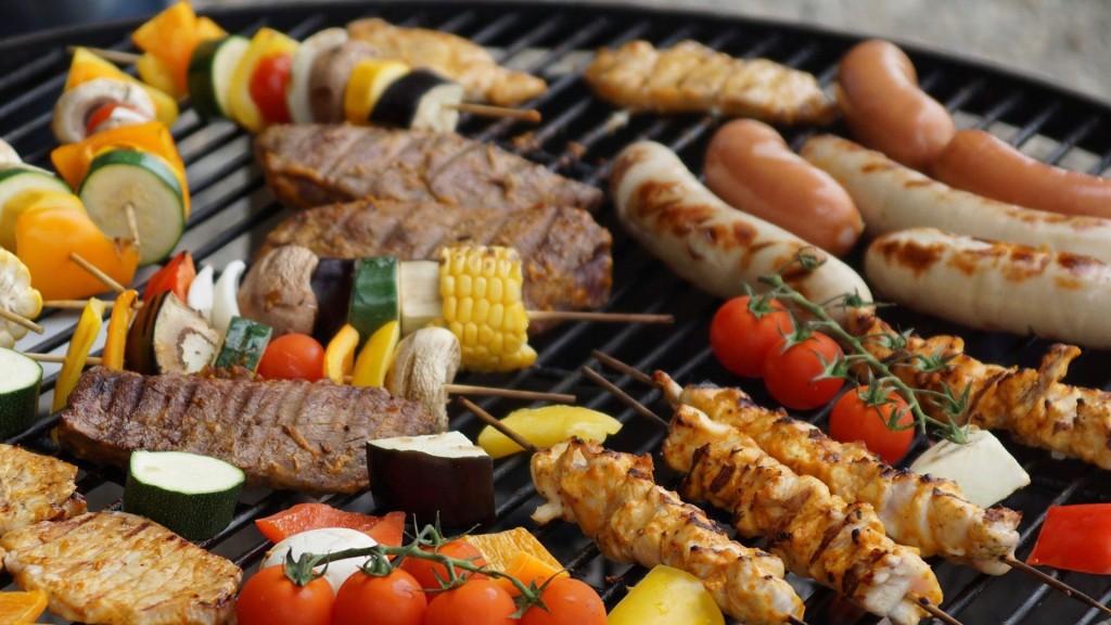 Foto: Gemüse und Fleisch auf einem Grill