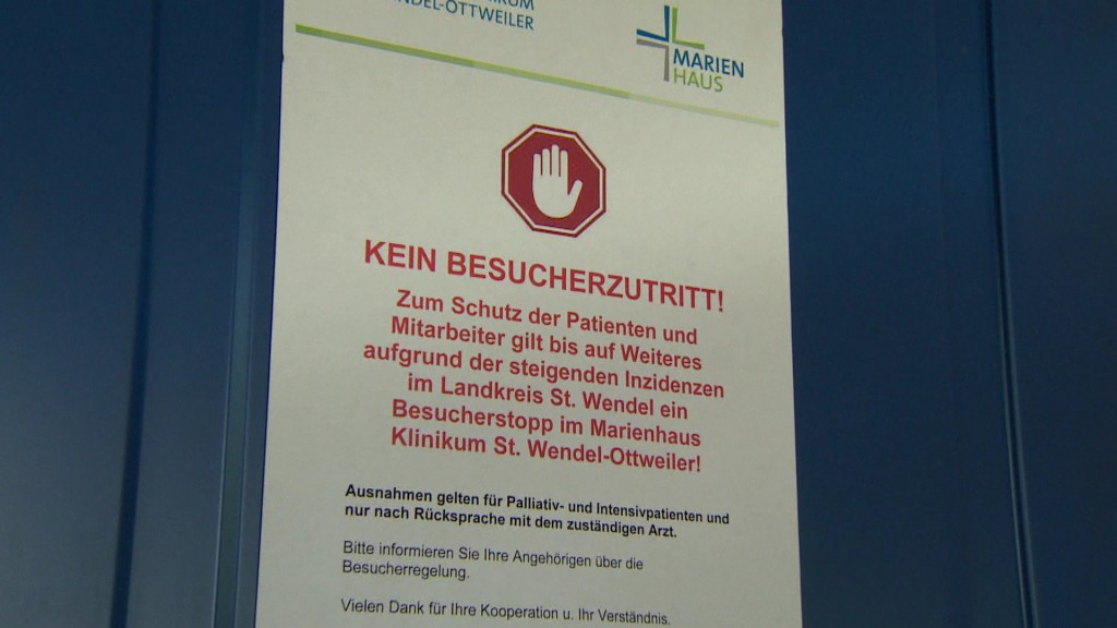 Foto: Schild zum Besucherstopp im Marienhausklinikum St. wendel
