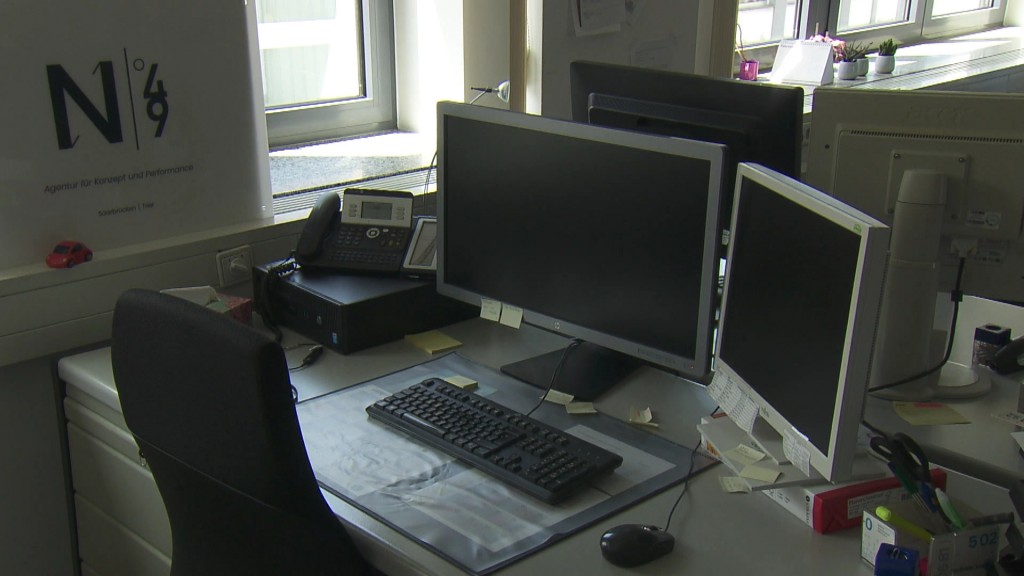 Ein leerer Arbeitsplatz in einem Büro