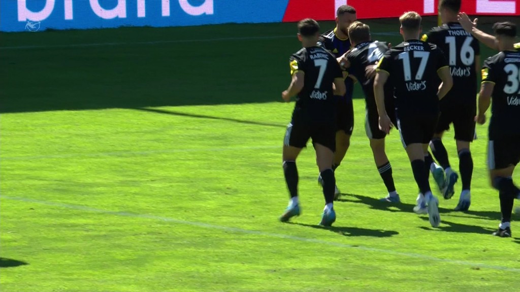 Foto: Jubelnde FCS-Spieler