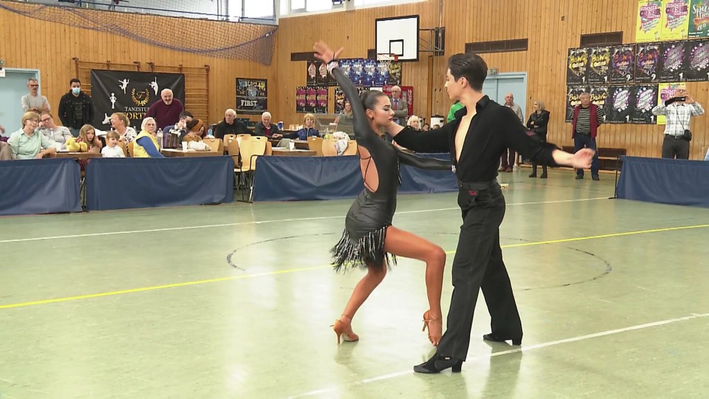 Foto: Tanzpaar beim Lateintanzturnier 