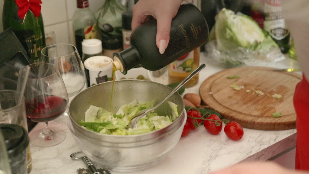 Foto: Salat mit Olivenöl 