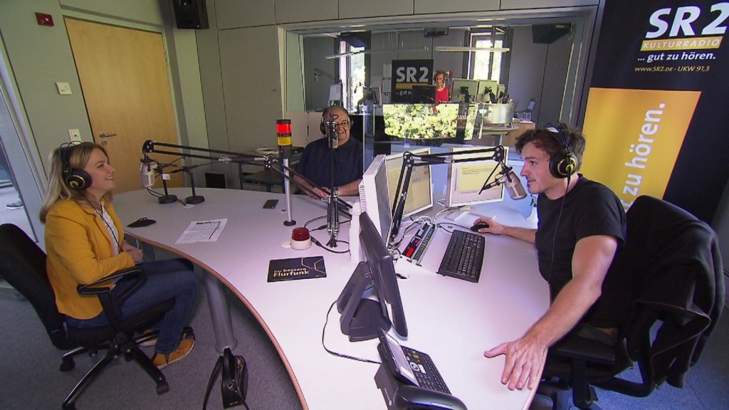 Jutta Schmidt-Lang und Frank Vendulet, Saarländischer Chorverband, im Interview mit SR 2-Moderator Chris Ignatzi.