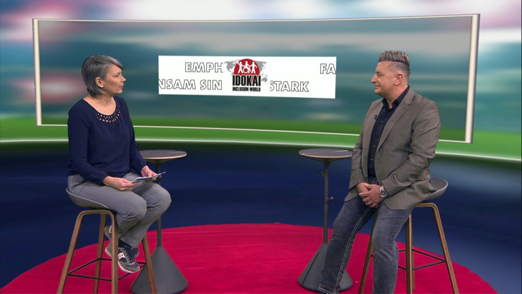 Foto: Carmen Bachmann (l.) und Dirk Dohm (r.) im Studio