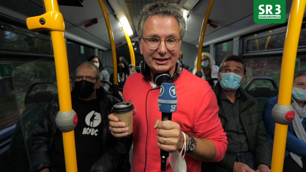 Michael Friemel im SR 3-Linienbus