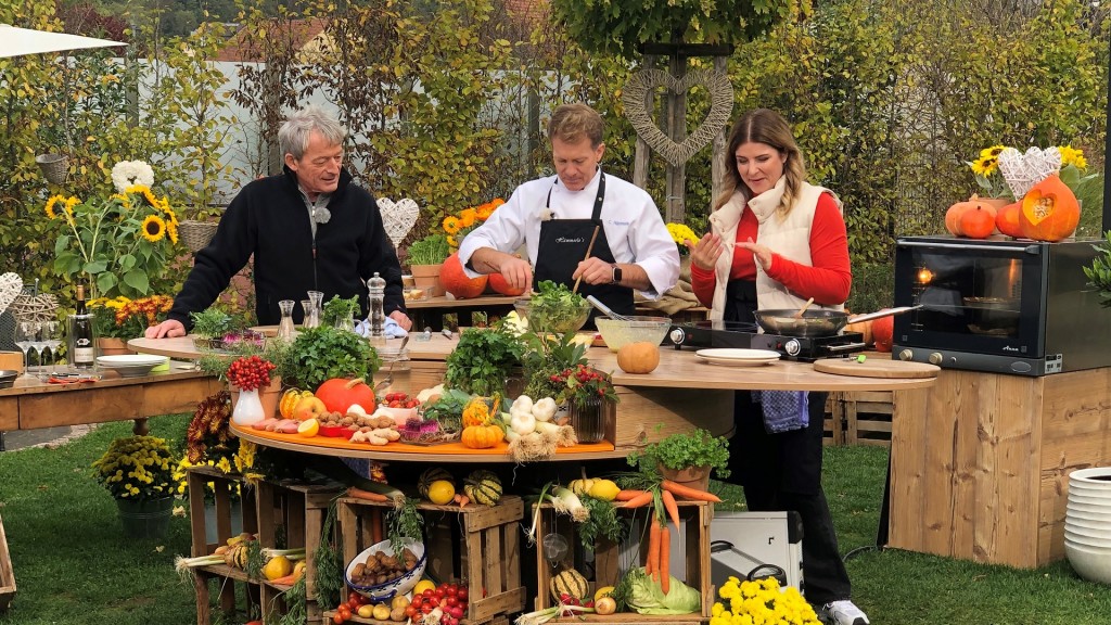 Foto: Michael Koch, Cliff Hämmerle und Verena Sierra beim Kochen