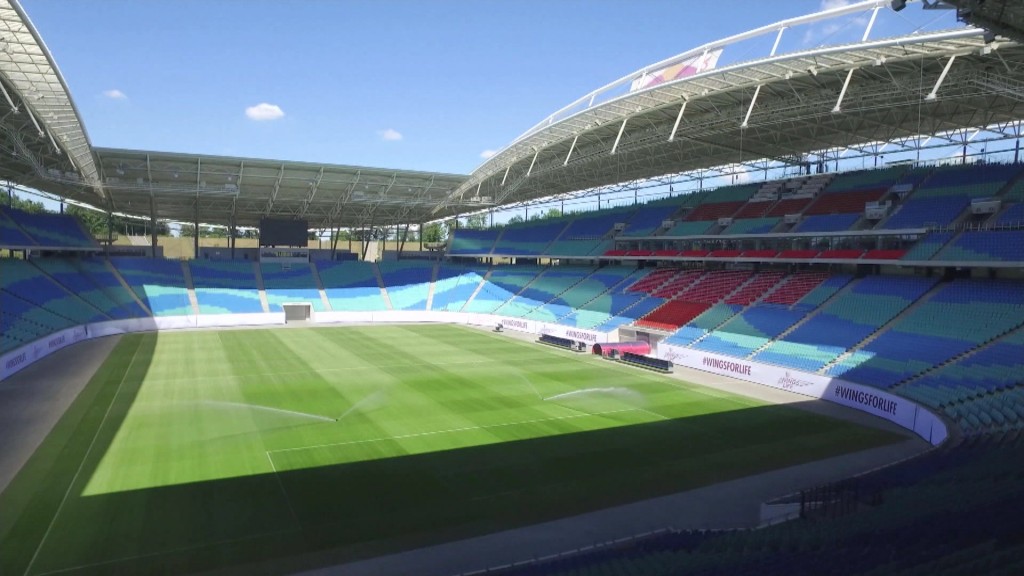 Blick in ein leeres Stadion
