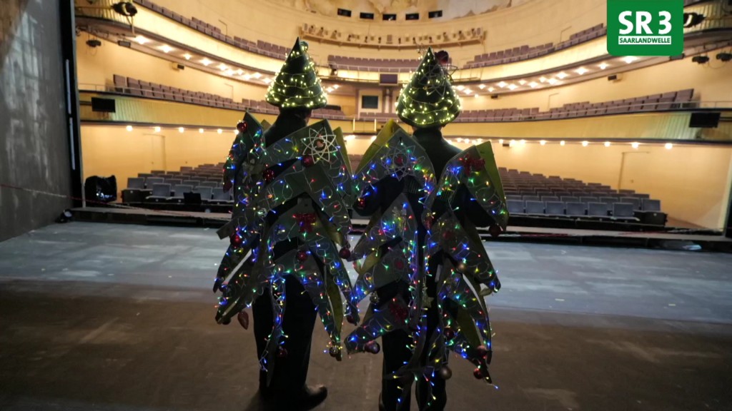 Tannenfriemel und Tannenschilling auf der Bühne des Staatstheaters