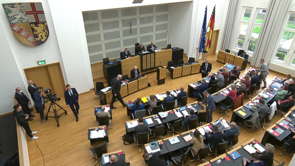 Blick auf den saarländischen Plenarsaal