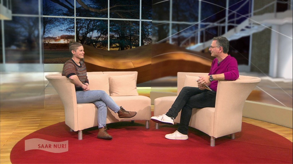 Foto: Susanne Speicher mit Moderator Michael Friemel im Studio