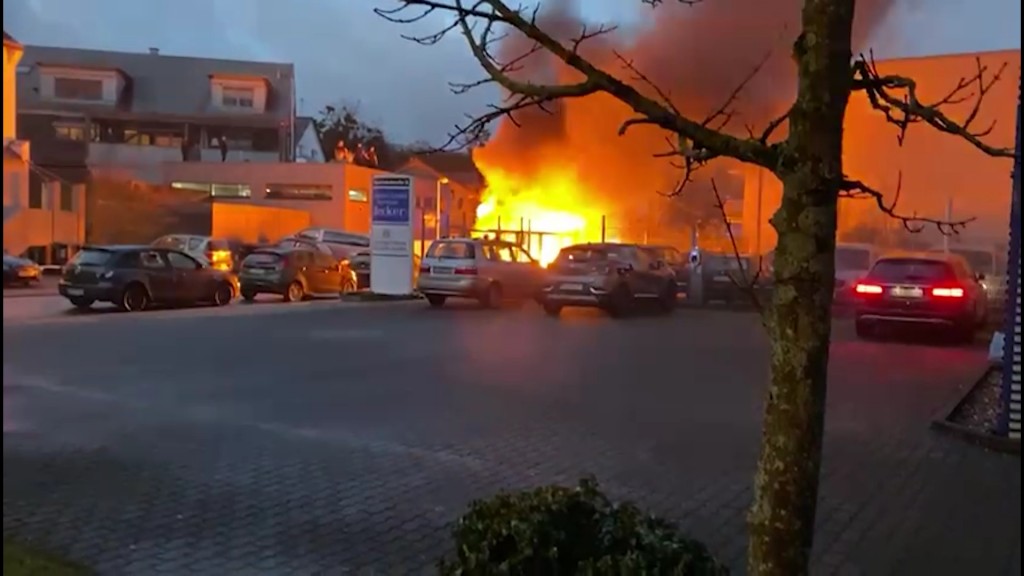Foto: Geldtransport steht in Flammen