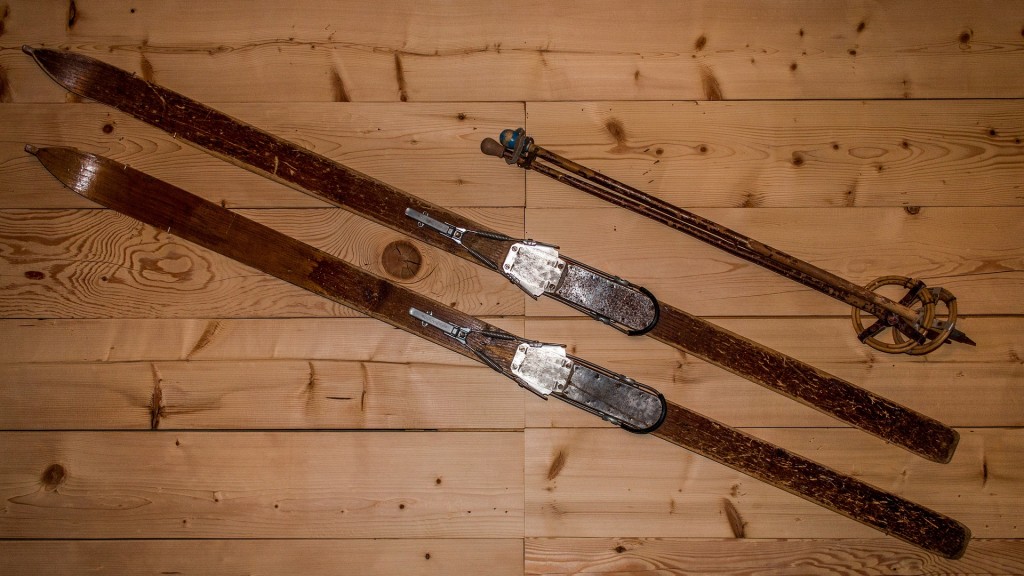 Alte Skier