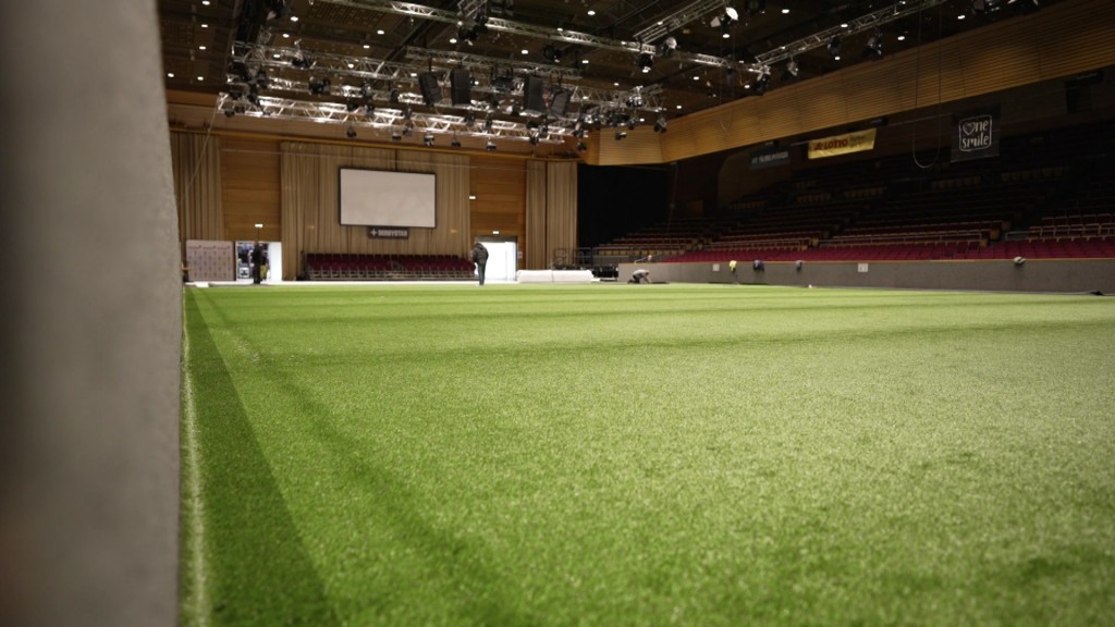 Foto: Vorbereitung der Saarlandhalle für die Hallenmasters