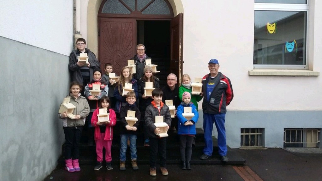 Das Jugendtierschutz Team-Dillingen mit Kindern