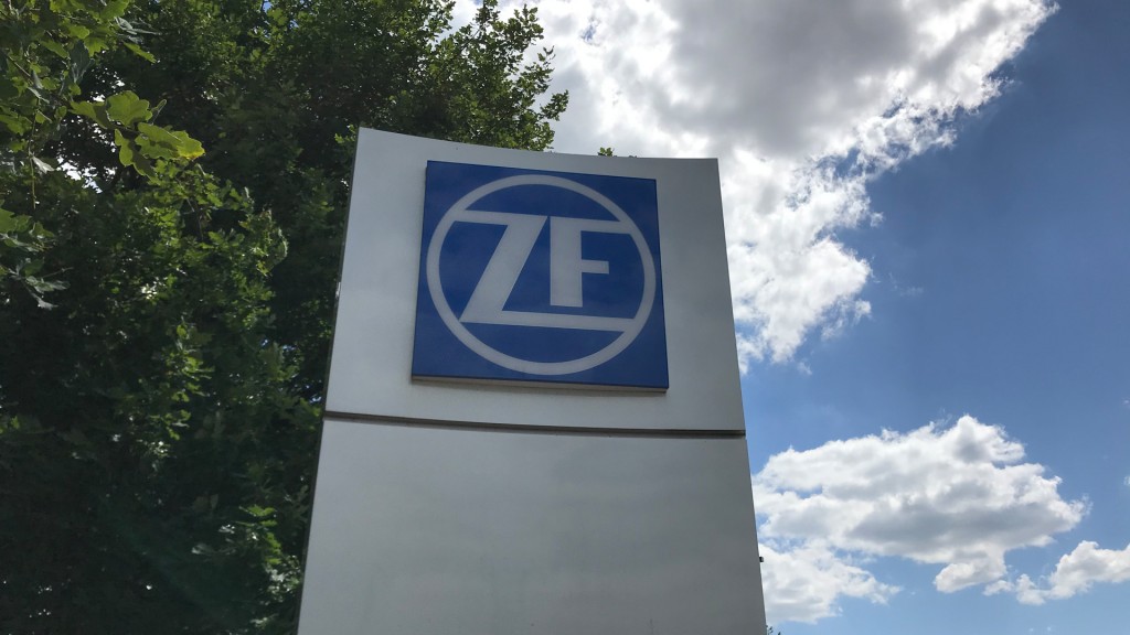 Foto: ZF Logo am Standort Saarbrücken 