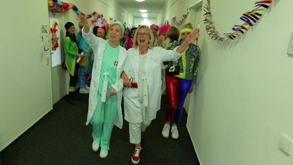 Foto: Fastnachtstreiben im Frauen- und Gesundheitsministerium