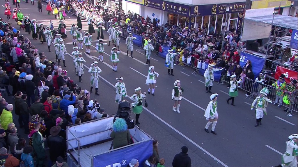 Rosenmontagsumzug in Saarbrücken-Burbach