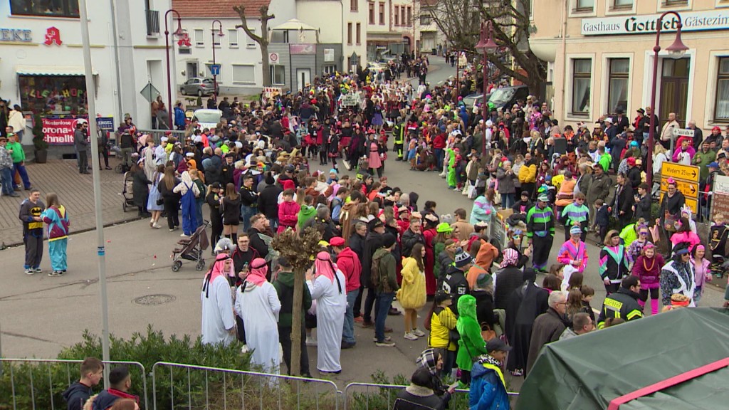 Faasendbegeisterte beim Umzug