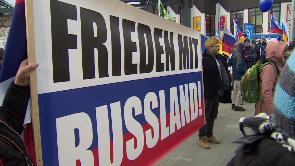 Foto: Friedensdemo vor Airbase Ramstein